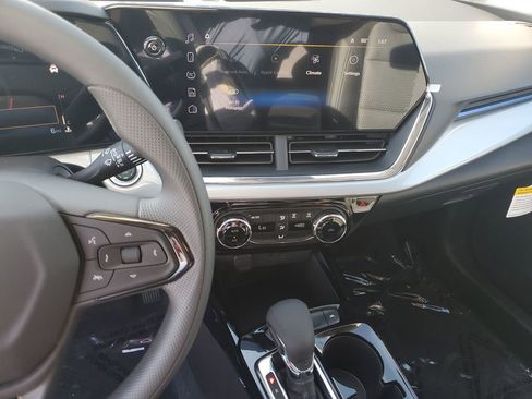 New 2026 Chevrolet Trax LT image 23