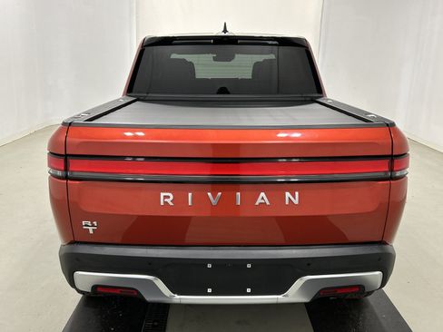 Used 2023 Rivian R1T Adventure Dual AWD/4WD image 4