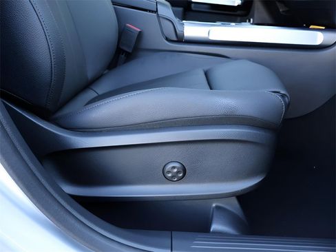 Certified 2025 Mercedes-Benz GLB 250 4MATIC image 12