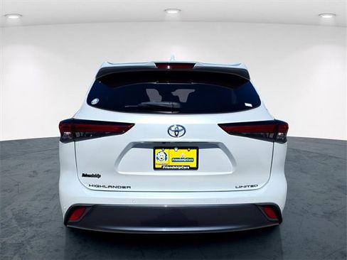 Used 2023 Toyota Highlander Limited image 24