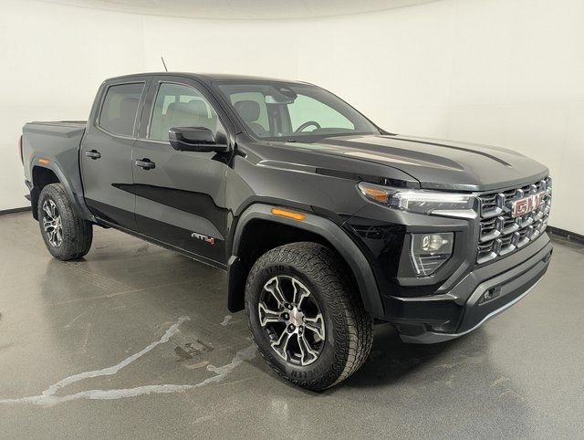 Used 2023 GMC Canyon AT4 w/ Technology Package AWD/4WD image 2