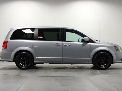 Used 2019 Dodge Grand Caravan GT w/ Safety Sphere Group FWD image 3