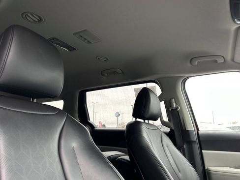 Certified 2024 Kia Carnival LX image 19