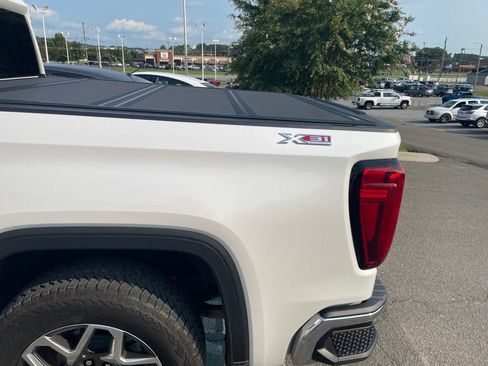 Used 2024 GMC Sierra 1500 SLT w/ SLT Premium Package AWD/4WD image 5