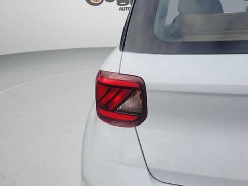 Used 2024 Hyundai Venue SEL FWD image 24