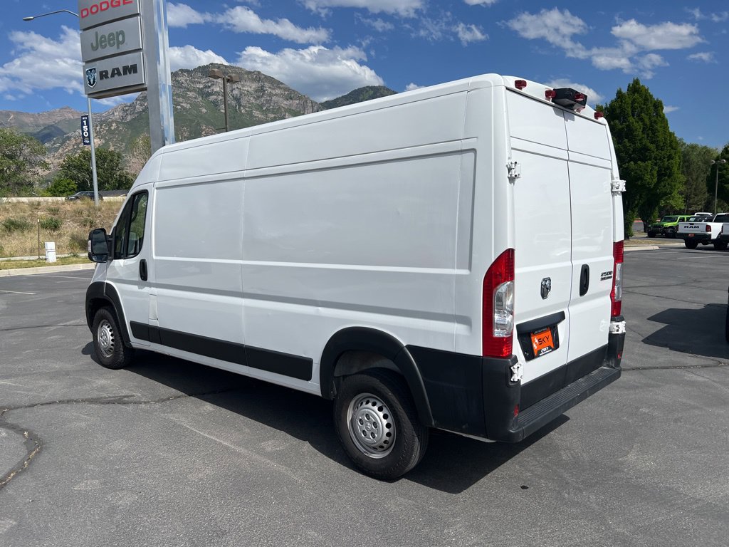 Used 2024 RAM ProMaster 2500 w/ Convenience Group FWD image 11