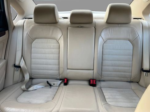 Used 2012 Volkswagen Passat TDI SEL Premium FWD image 17