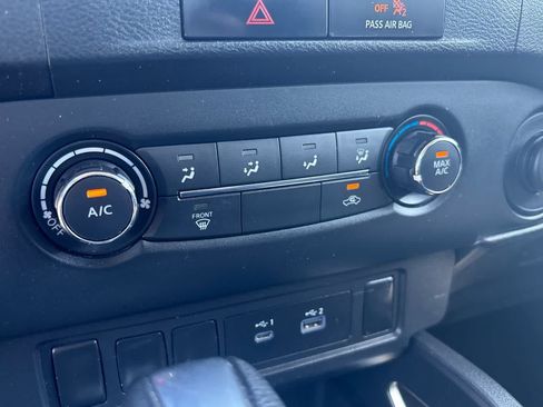 Used 2022 Nissan Frontier SV RWD image 21