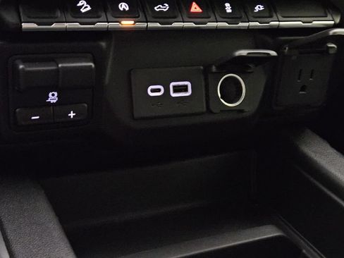 Used 2020 Chevrolet Silverado 1500 RST AWD/4WD image 17