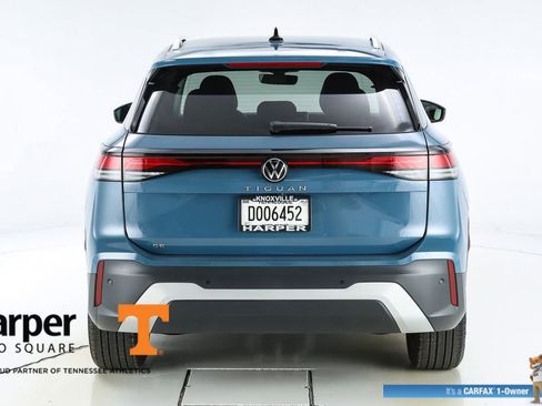 Used 2025 Volkswagen Tiguan SE FWD image 8