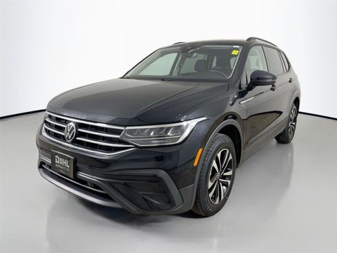 Used 2024 Volkswagen Tiguan S image 4
