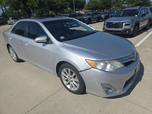 Used 2012 Toyota Camry XLE FWD image 1
