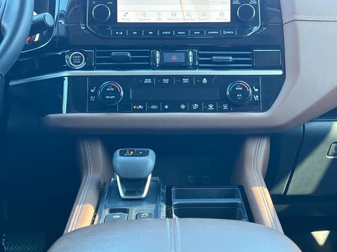 Used 2023 Nissan Pathfinder Platinum w/ Black Appearance Package image 24