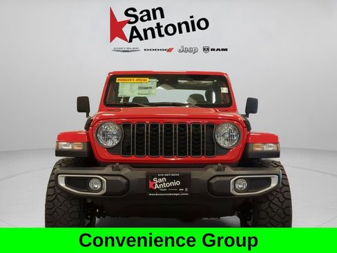 Used 2024 Jeep Gladiator Sport AWD/4WD image 3