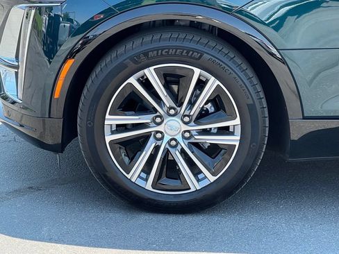 Used 2024 Cadillac Lyriq Luxury AWD/4WD image 14