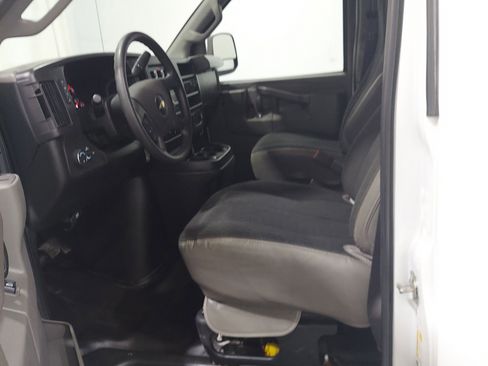 Used 2024 Chevrolet Express 2500 w/ Driver Convenience Package RWD image 12