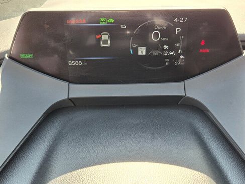 Used 2025 Toyota Prius Plug-In Hybrid FWD image 19