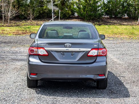 Used 2013 Toyota Corolla LE FWD image 7
