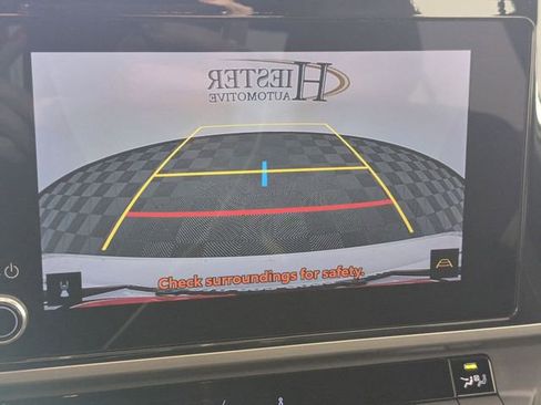 Used 2025 Toyota Camry SE image 19