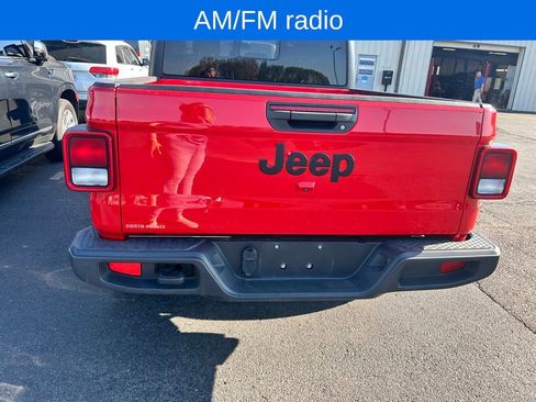 Used 2023 Jeep Gladiator Willys image 7