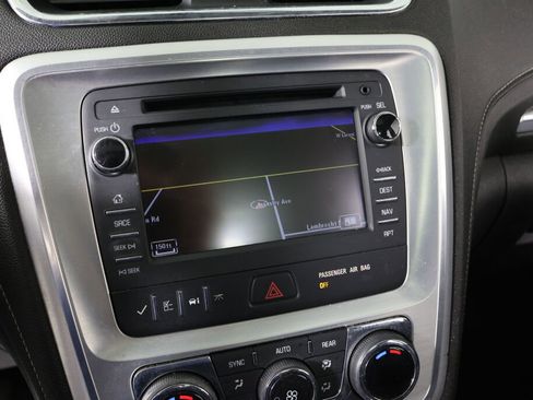 Used 2015 GMC Acadia SLT image 36
