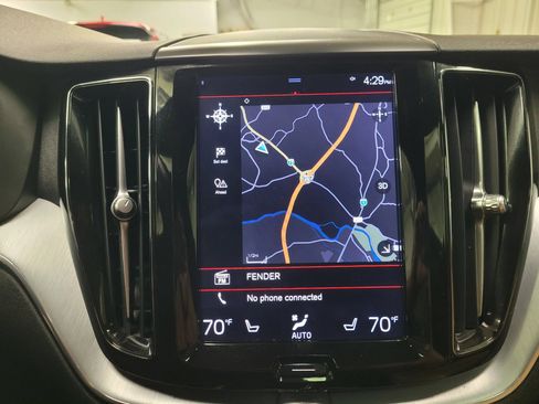 Used 2018 Volvo XC60 T5 Momentum w/ Vision Package AWD/4WD image 28