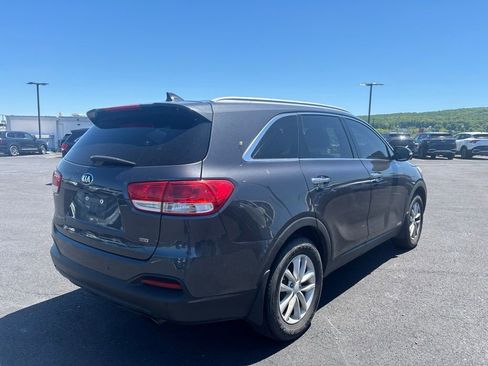 Used 2018 Kia Sorento AWD image 2