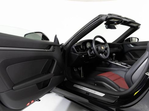 Used 2024 Porsche 911 Targa 4S image 21