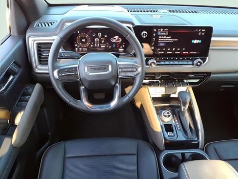 Used 2024 GMC Canyon Denali image 5