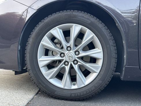 Used 2013 Lexus ES 300h w/ Luxury Pkg FWD image 40