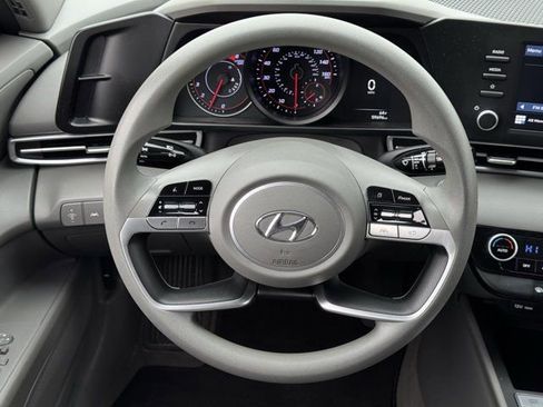 Used 2023 Hyundai Elantra SEL FWD image 14