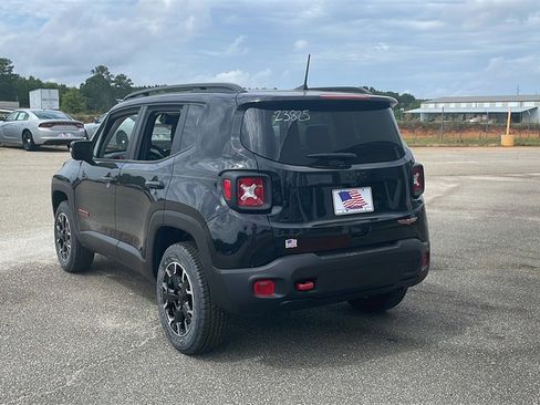 New 2023 Jeep Renegade Trailhawk image 3