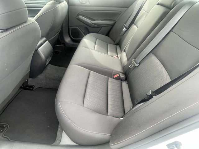 Used 2025 Nissan Altima 2.5 SV FWD image 12