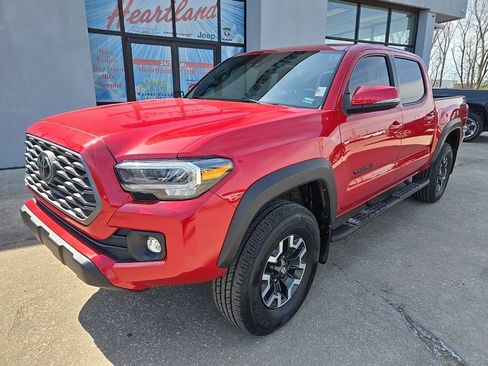 Used 2022 Toyota Tacoma TRD Sport AWD/4WD image 2