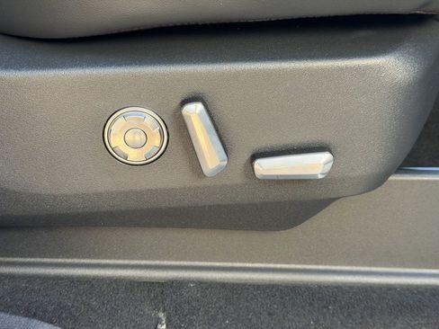 New 2025 Lincoln Navigator L Reserve w/ Jet Appearance Package image 13