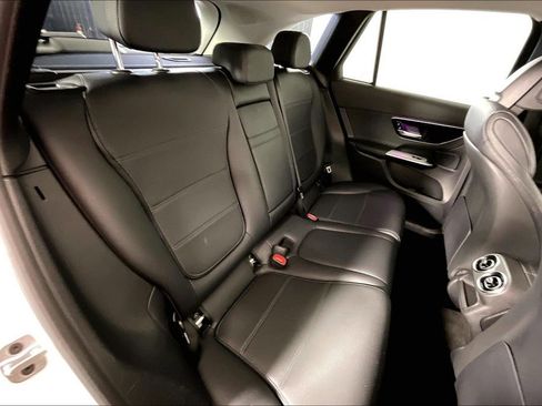 Used 2024 Mercedes-Benz GLC 300 image 36