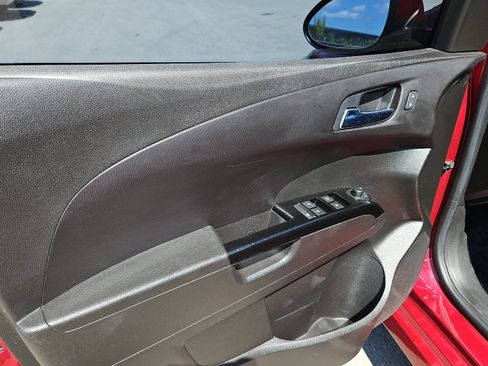 Used 2020 Chevrolet Sonic LT w/ Convenience Package FWD image 10
