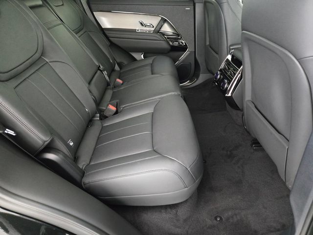 New 2026 Land Rover Range Rover Sport SE AWD/4WD image 17