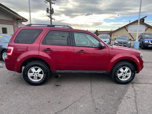 Used 2010 Ford Escape XLT image 9