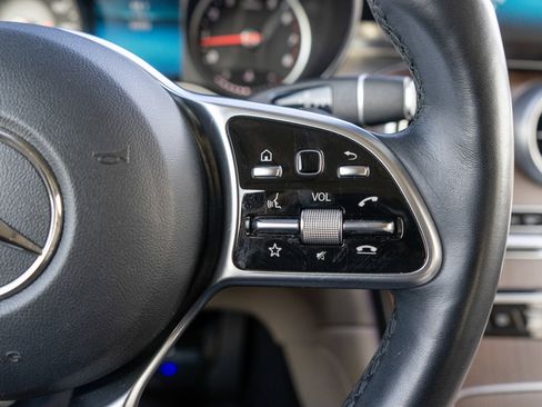 Used 2022 Mercedes-Benz GLC 300 4MATIC image 25
