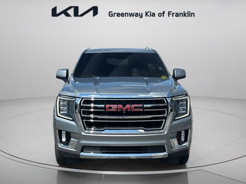 Used 2023 GMC Yukon SLT w/ SLT Luxury Package RWD image 2