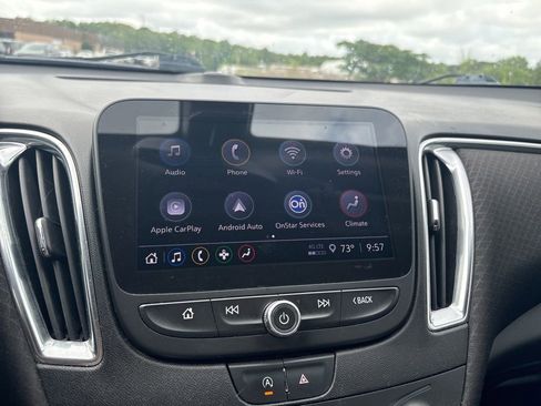 Used 2021 Chevrolet Malibu LT FWD image 11