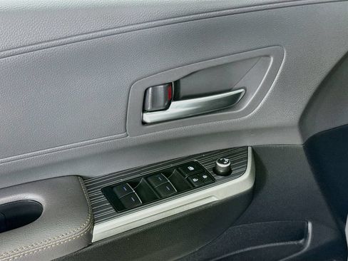 Certified 2023 Toyota Sienna XLE Woodland Edition AWD/4WD image 19