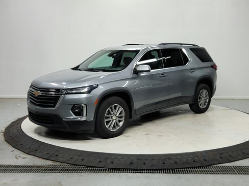 Used 2023 Chevrolet Traverse LT FWD image 4
