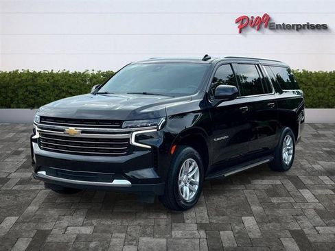 Used 2022 Chevrolet Suburban LT RWD image 4