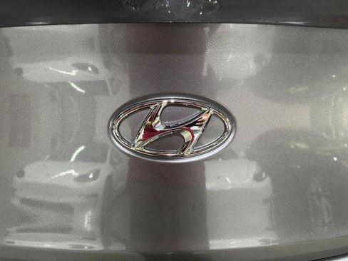 Used 2015 Hyundai Genesis 3.8 RWD image 16