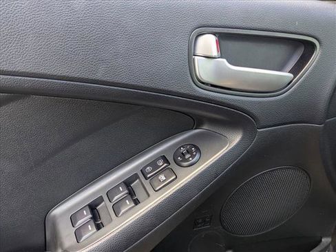 Used 2017 Kia Forte LX image 13
