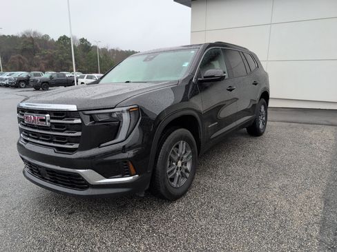 Used 2025 GMC Acadia Elevation image 1