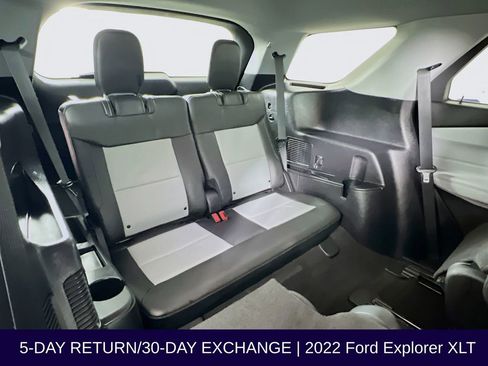 Used 2022 Ford Explorer XLT w/ Equipment Group 202A image 31