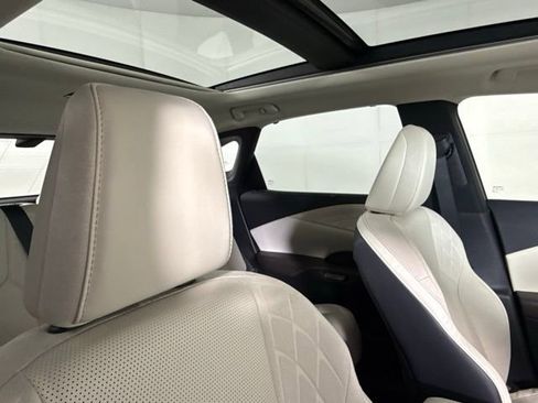 Used 2023 Lexus RX 350 FWD w/ Accessory Package image 37